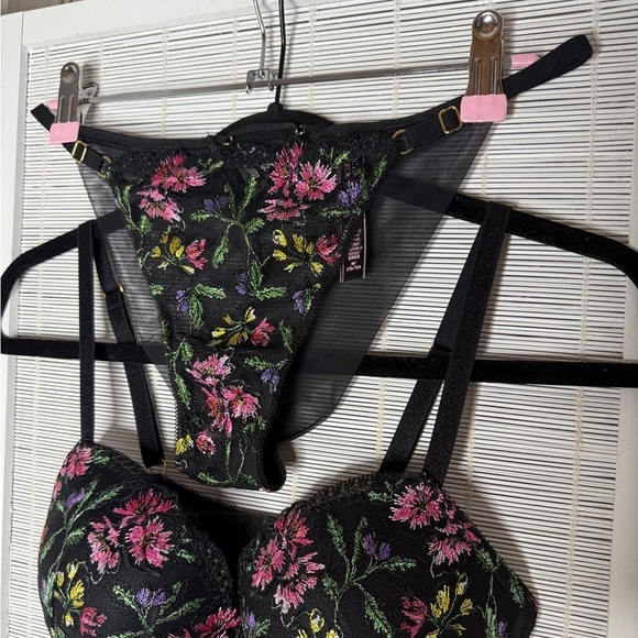 Victorias Secret Lingerie Set Embroidered Floral Black Base - Picture 3 of 11